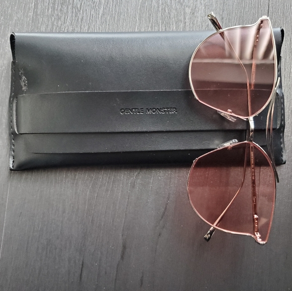 Gentle Monster Accessories - Gentle Monster Pink Sunglasses